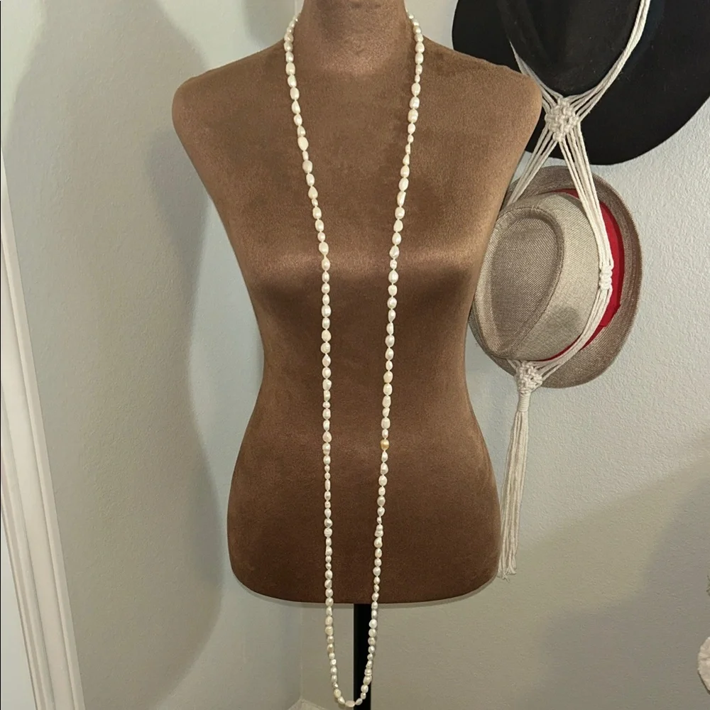 Chic Fresh Water Pearl Necklace - Picture 4 of 4